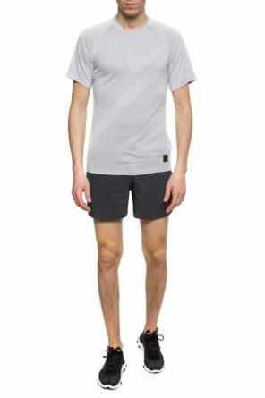 Workout t-shirt with a logo, zdjęcie 2 Workout t-shirt with a logo od Nike